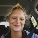 Zufriedene Kundin nach Permanent Make-up